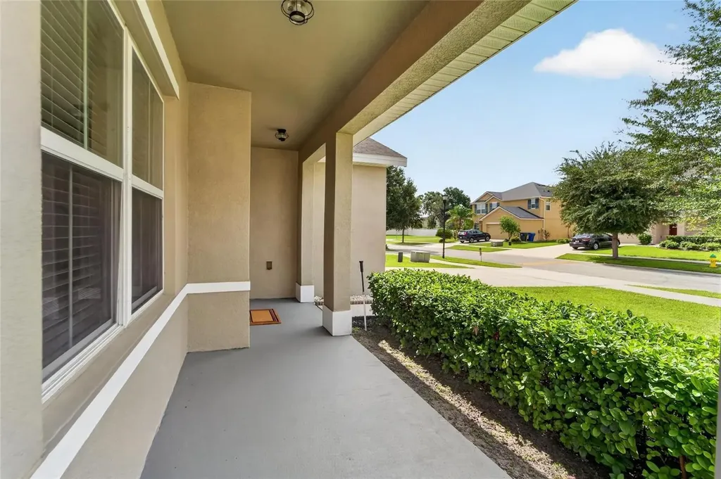 9637 Troncais Circle Thonotosassa FL 33592
