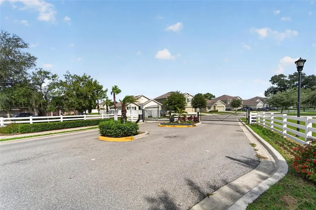 9637 Troncais Circle Thonotosassa FL 33592