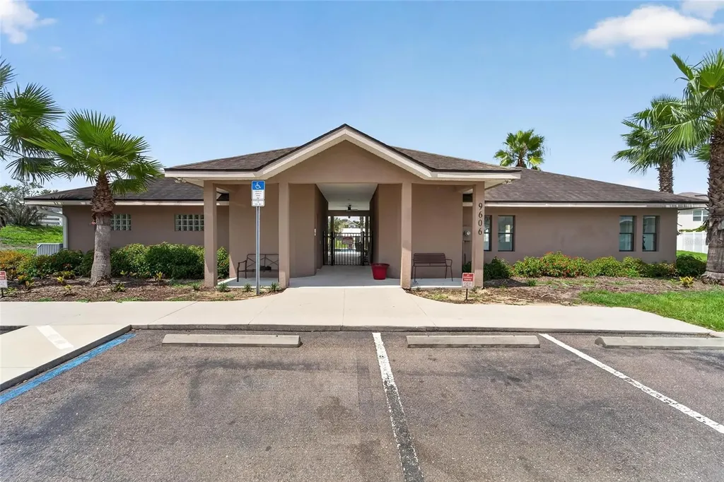 9637 Troncais Circle Thonotosassa FL 33592