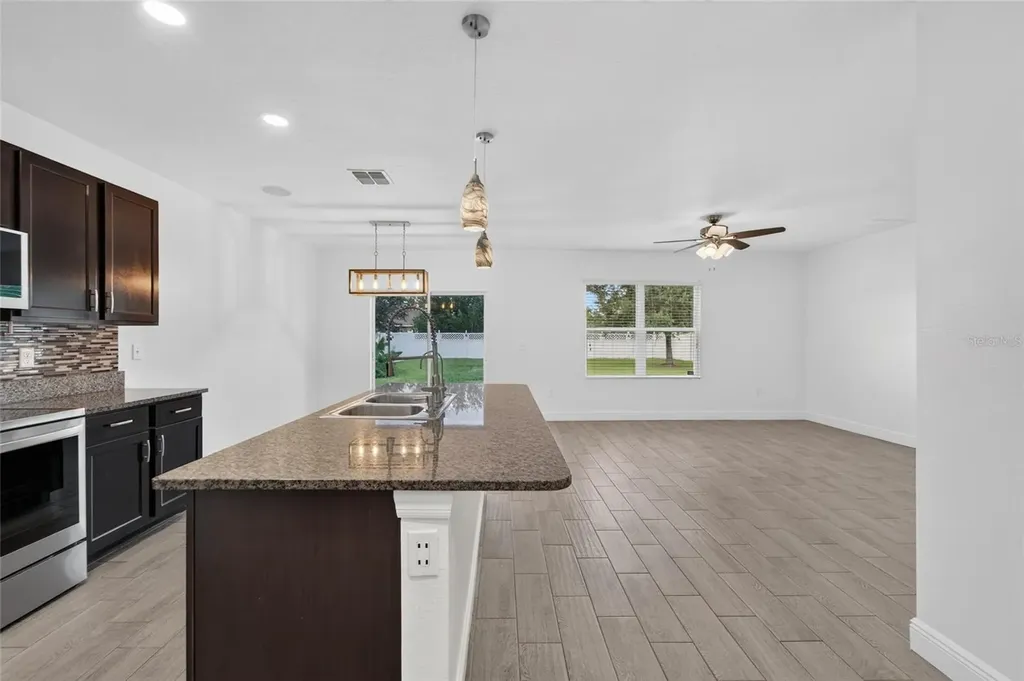 9637 Troncais Circle Thonotosassa FL 33592