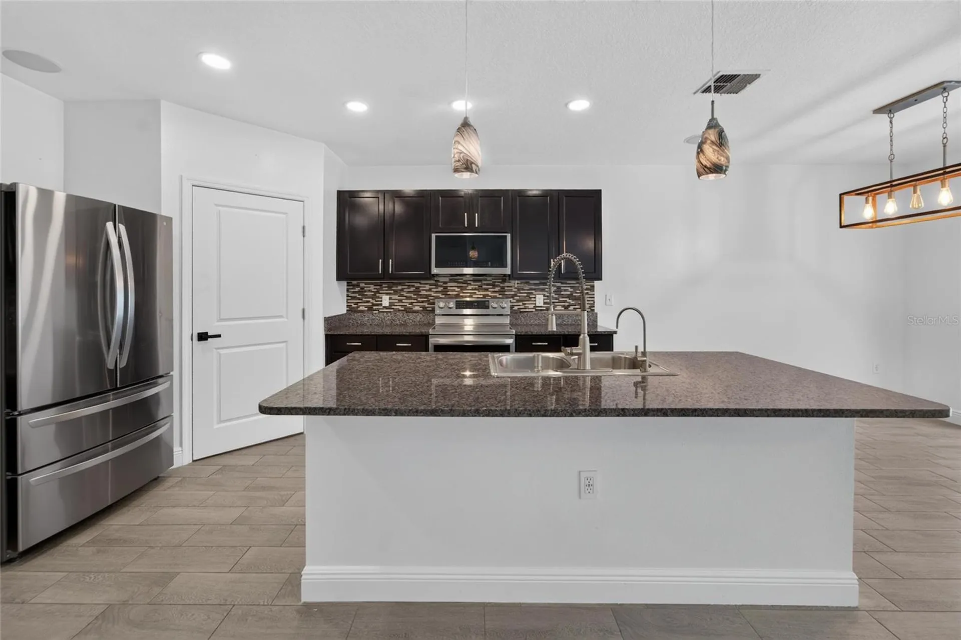 9637 Troncais Circle Thonotosassa FL 33592