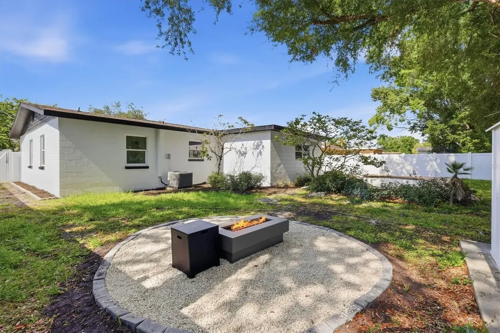 4420 W Bay Court Avenue Tampa FL 33611