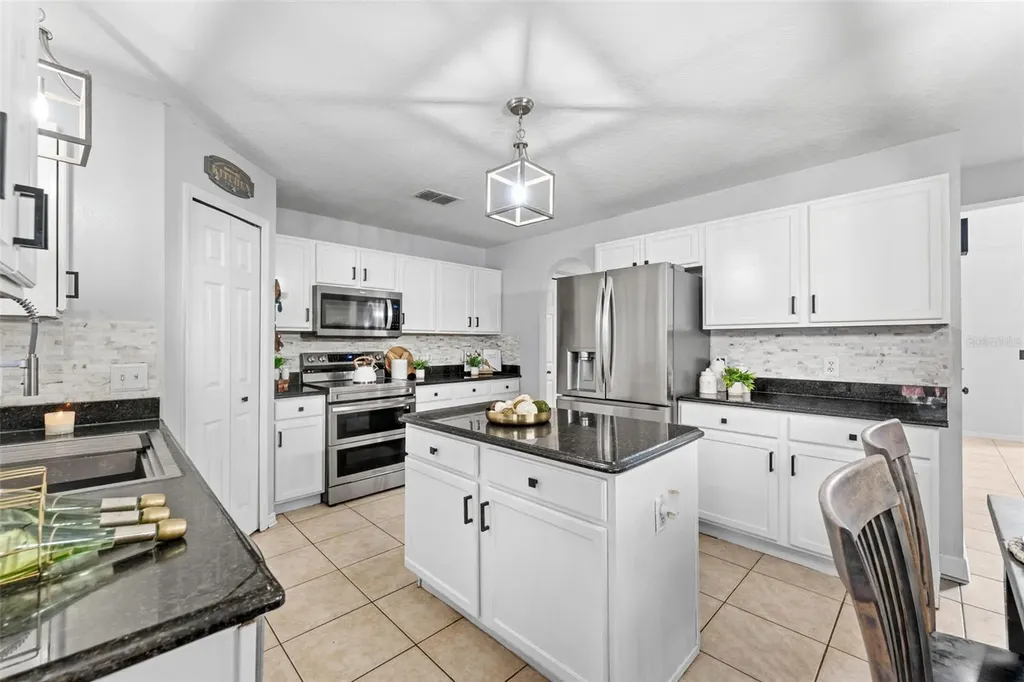 1778 Sunset Ridge Drive Mascotte FL 34753