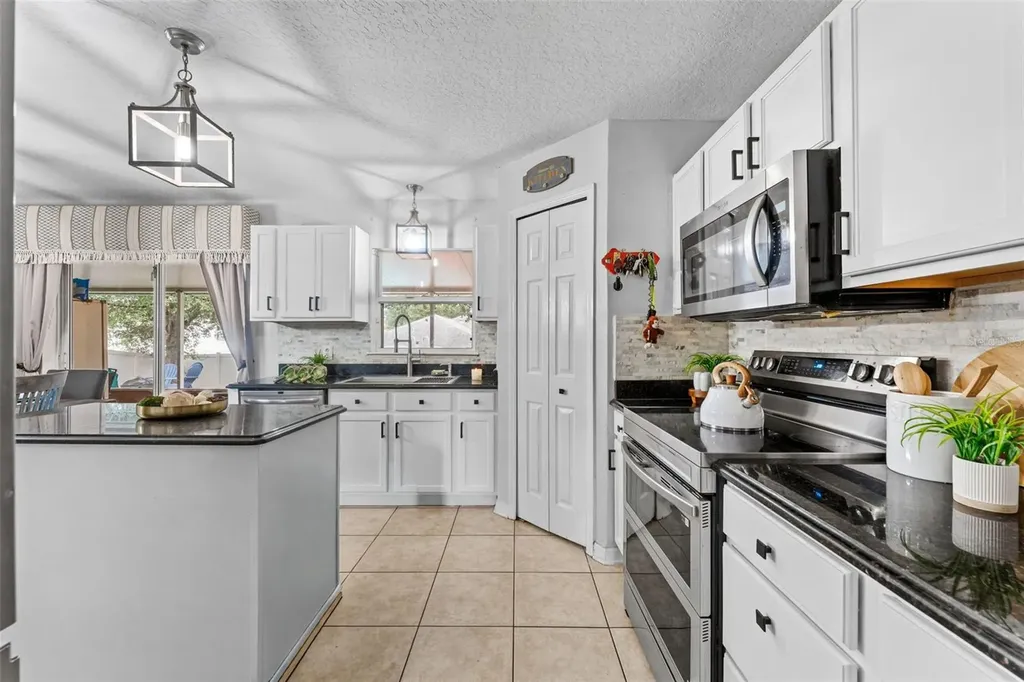 1778 Sunset Ridge Drive Mascotte FL 34753