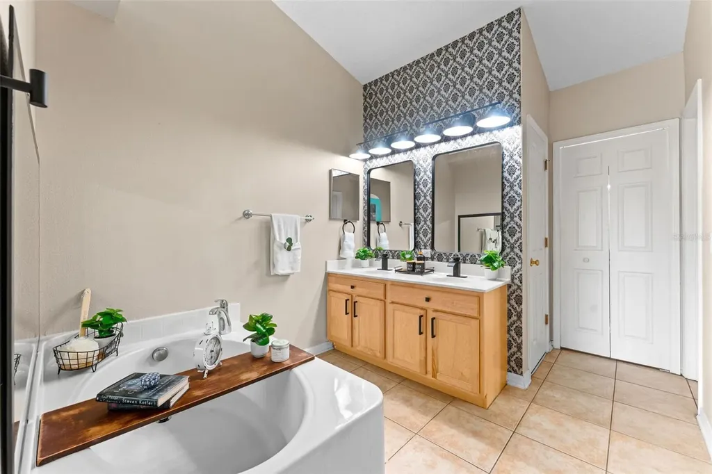 1778 Sunset Ridge Drive Mascotte FL 34753