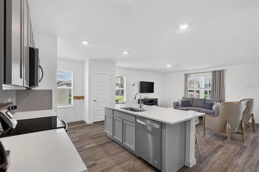 9744 Crescent Ray Drive Wesley Chapel FL 33545