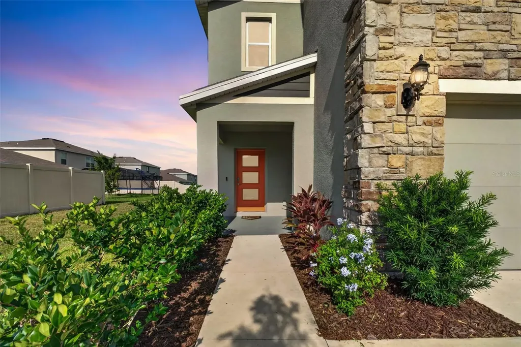 9744 Crescent Ray Drive Wesley Chapel FL 33545