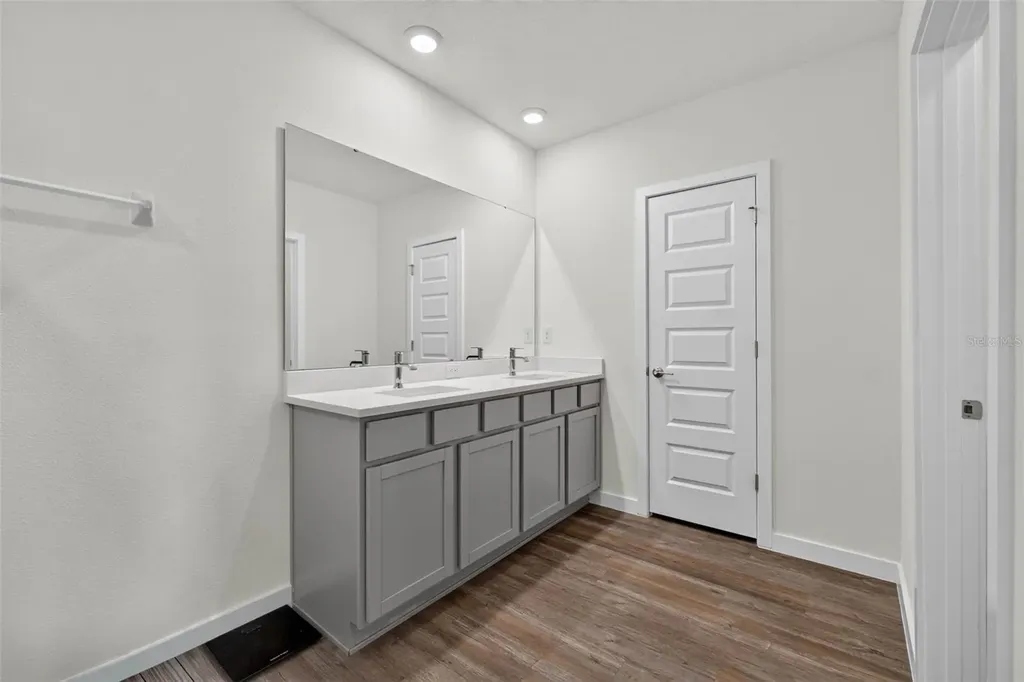 9744 Crescent Ray Drive Wesley Chapel FL 33545