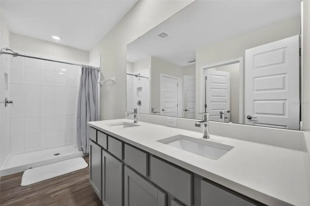 9744 Crescent Ray Drive Wesley Chapel FL 33545