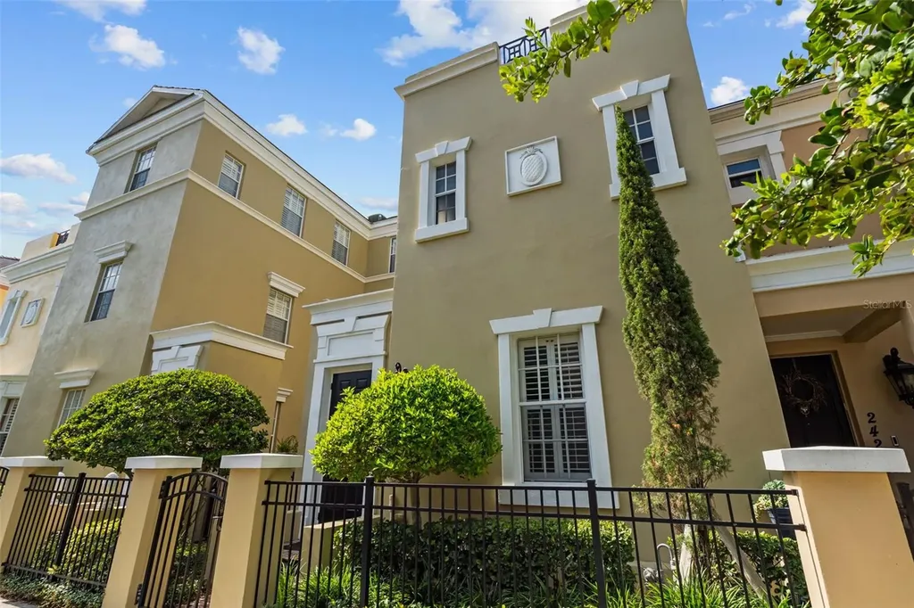 2419 Victoria Gardens Lane Tampa FL 33609