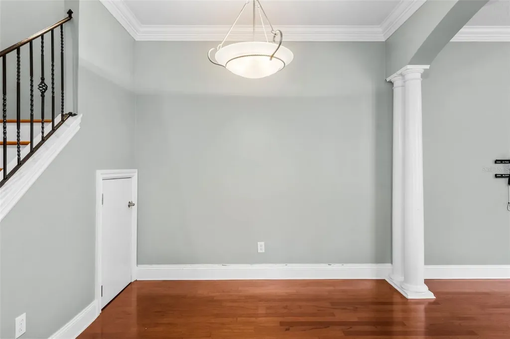2419 Victoria Gardens Lane Tampa FL 33609