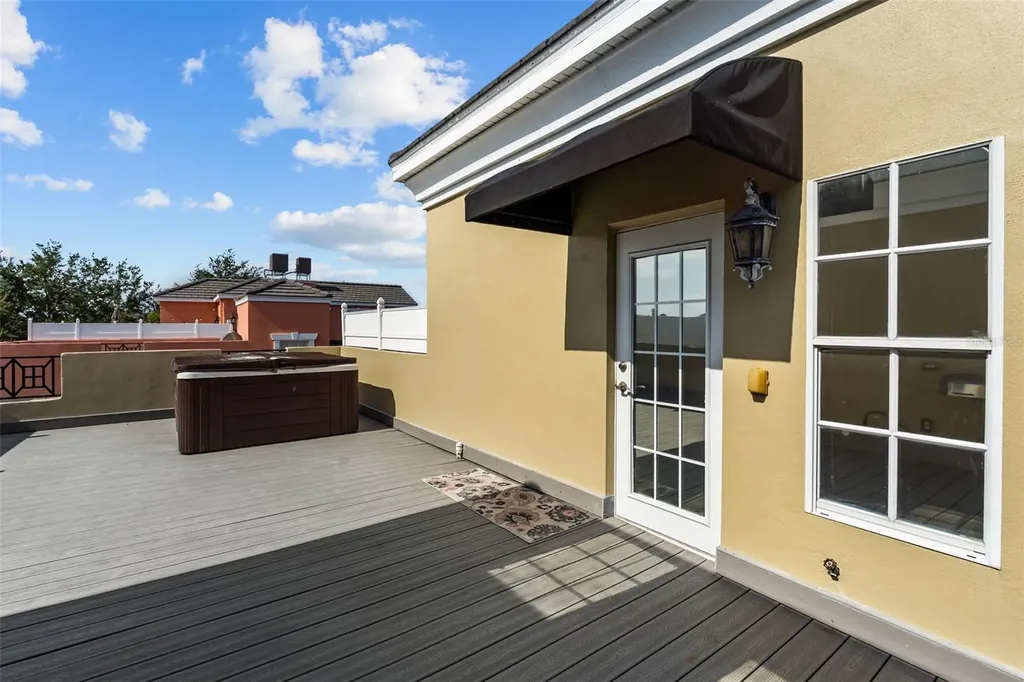 2419 Victoria Gardens Lane Tampa FL 33609
