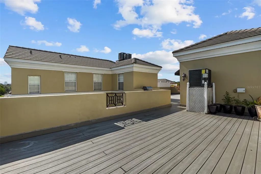 2419 Victoria Gardens Lane Tampa FL 33609