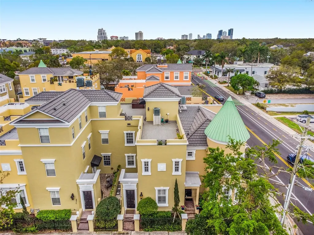 2419 Victoria Gardens Lane Tampa FL 33609