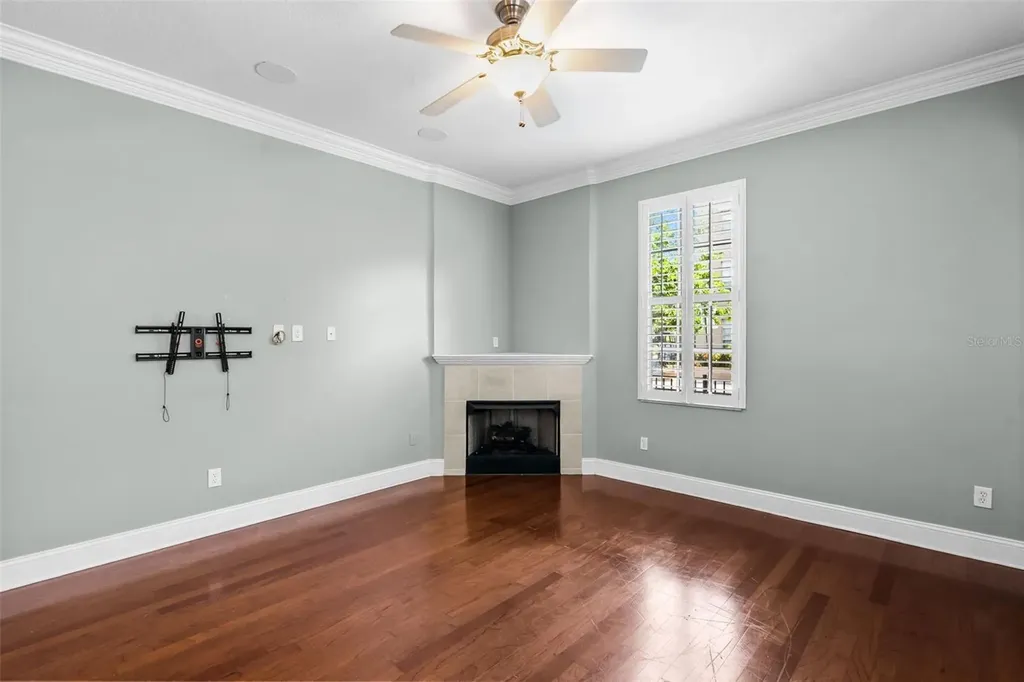2419 Victoria Gardens Lane Tampa FL 33609