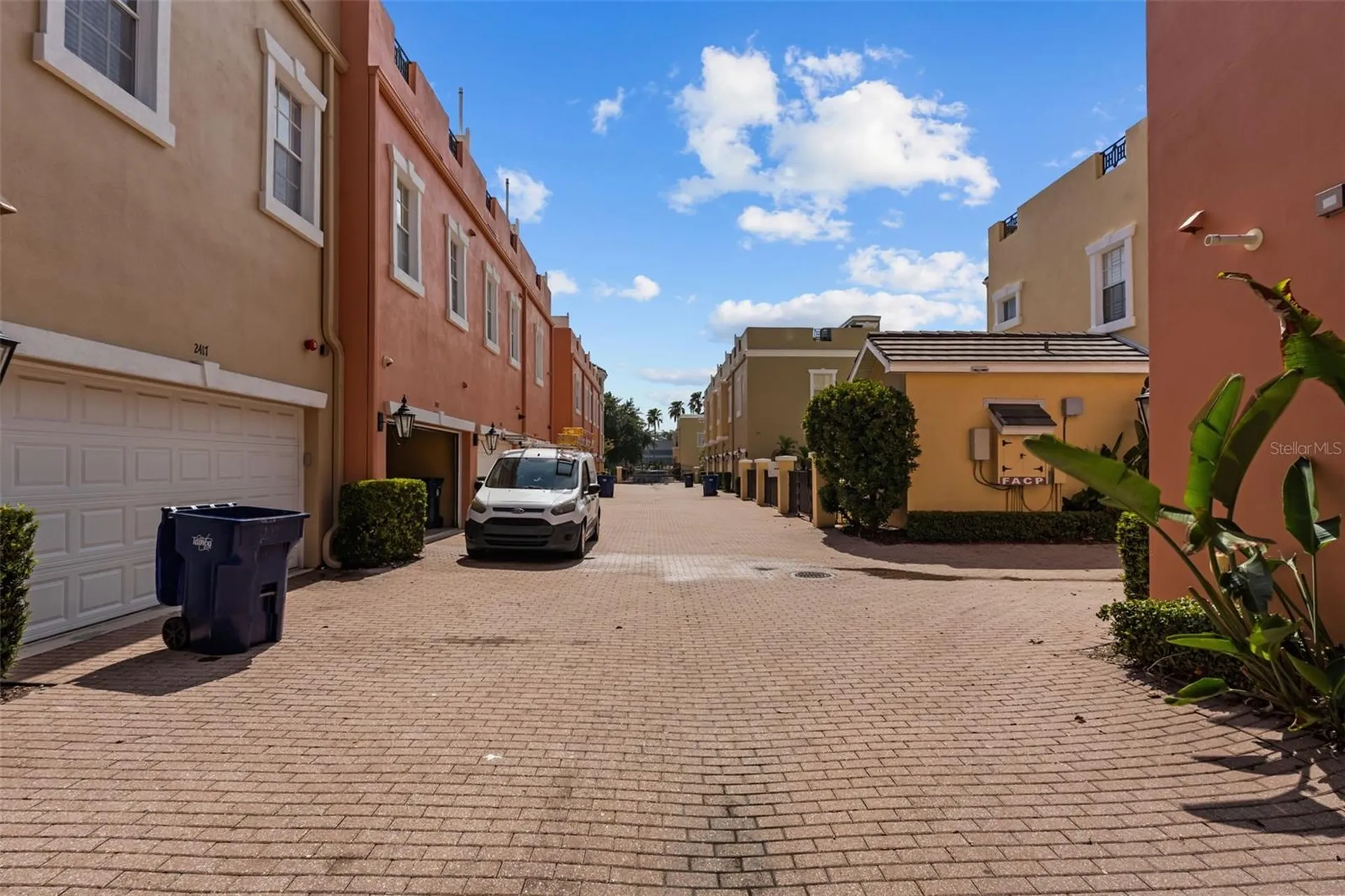 2419 Victoria Gardens Lane Tampa FL 33609