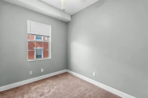 2419 Victoria Gardens Lane Tampa FL 33609