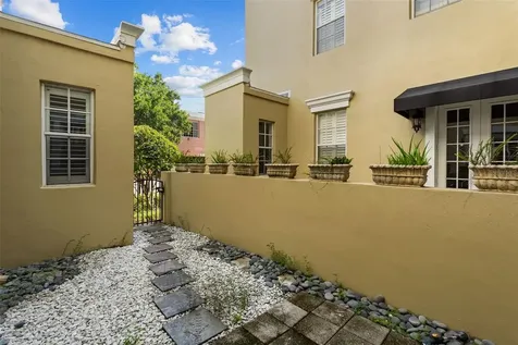 2419 Victoria Gardens Lane Tampa FL 33609