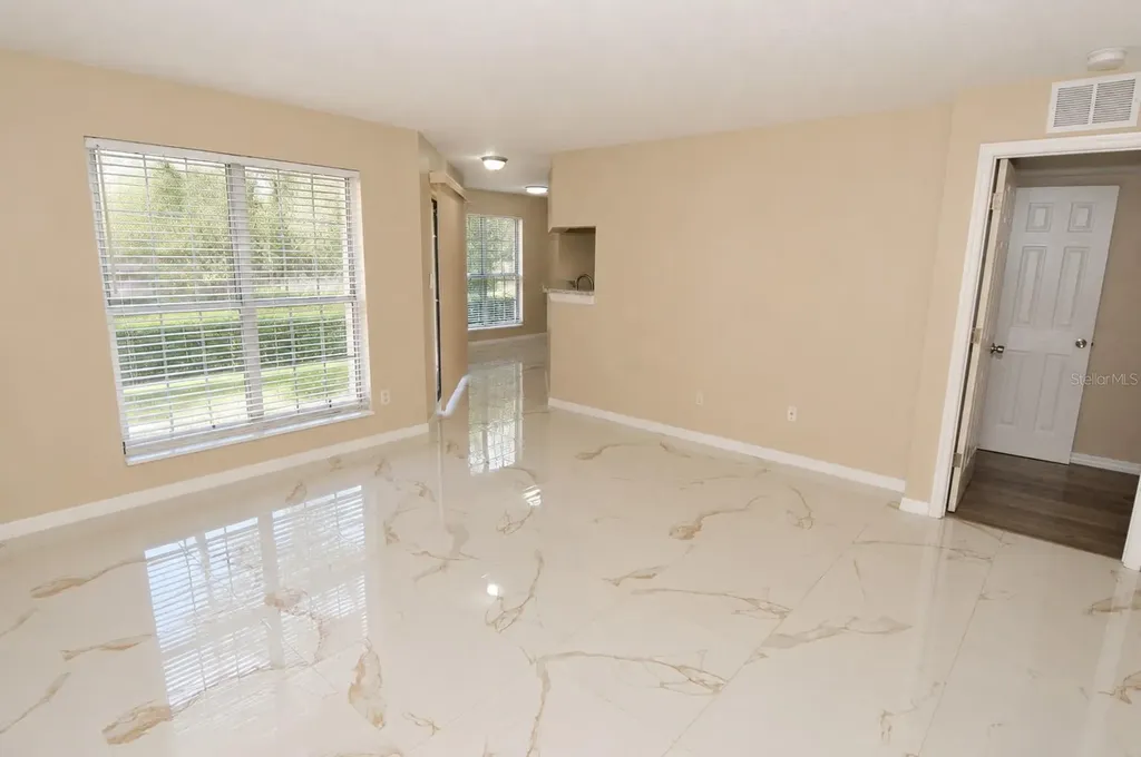 8764 Mallard Reserve Drive Tampa FL 33614