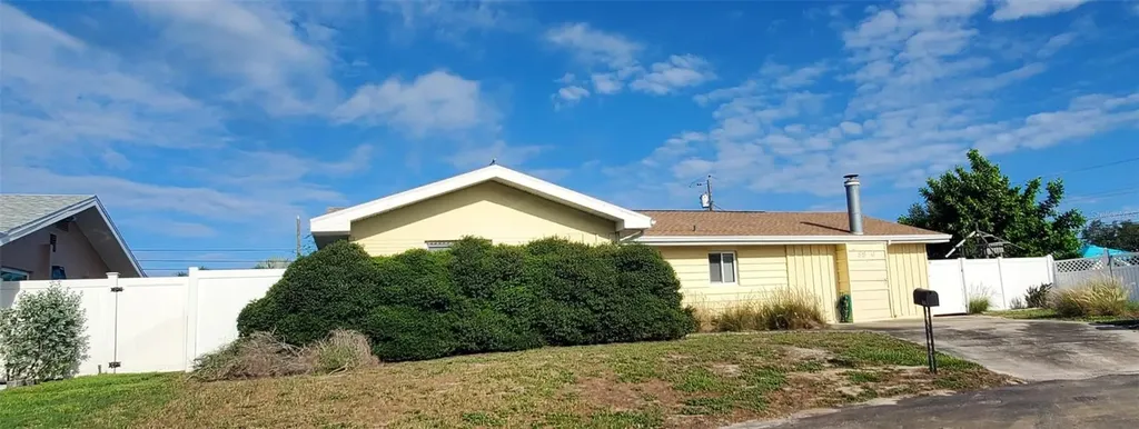9956 136th Street Seminole FL 33776