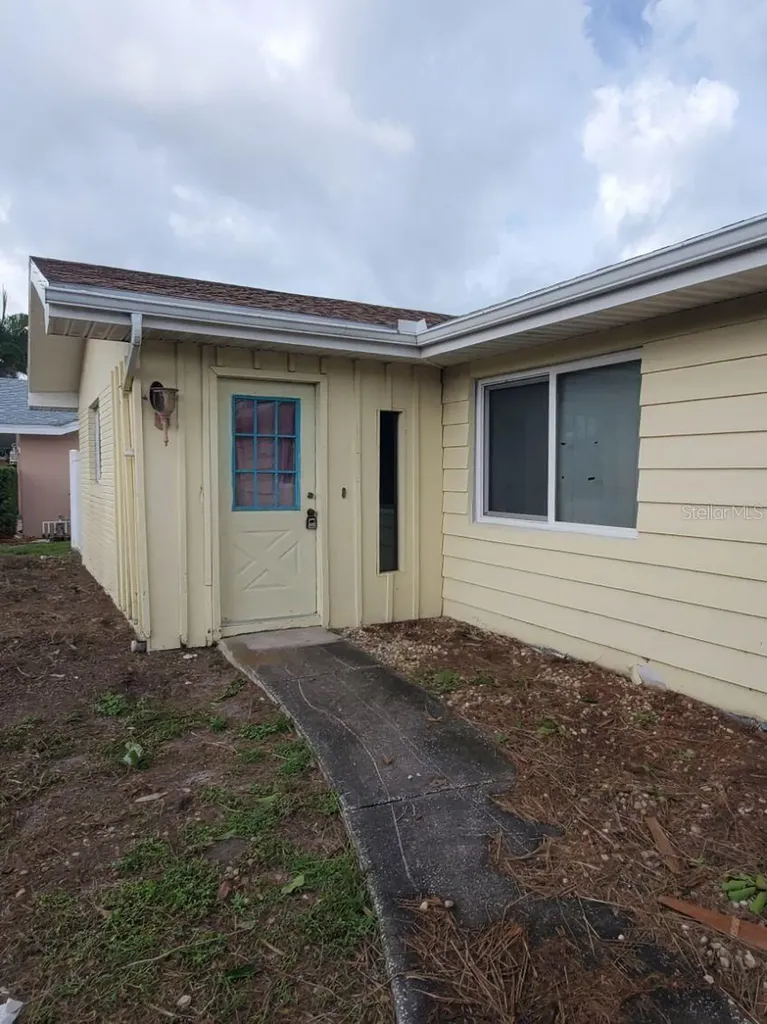 9956 136th Street Seminole FL 33776