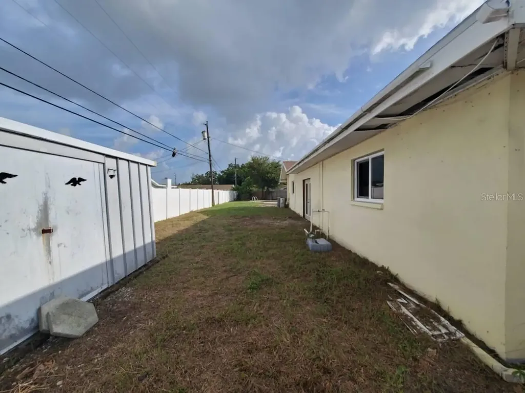 9956 136th Street Seminole FL 33776