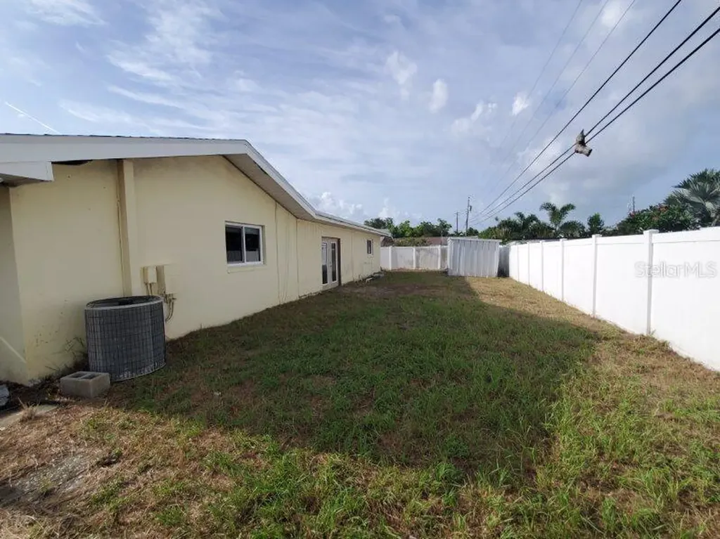9956 136th Street Seminole FL 33776