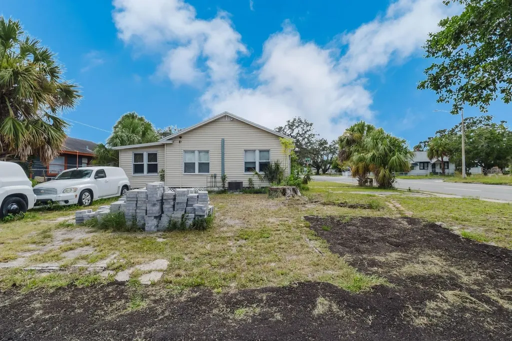 2560 5th Avenue S St Petersburg FL 33712