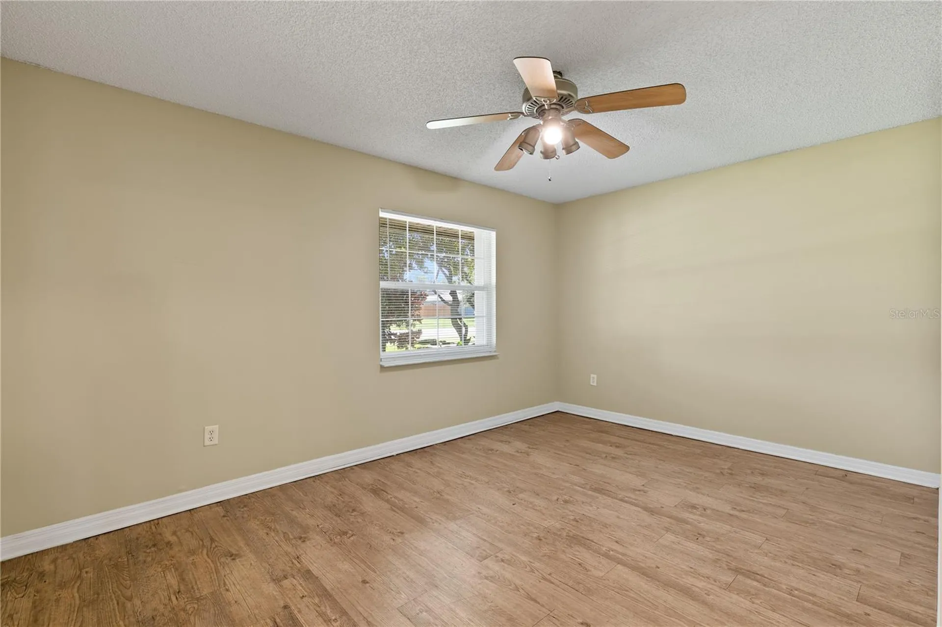 1504 Perez Orlando FL 32825