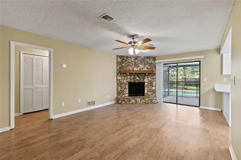1504 Perez Orlando FL 32825