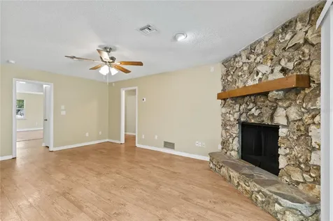 1504 Perez Orlando FL 32825