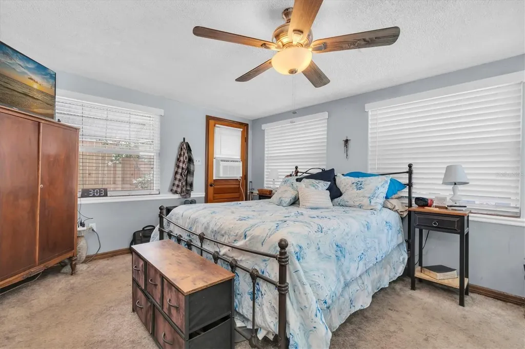 3227 48th Avenue N St Petersburg FL 33714