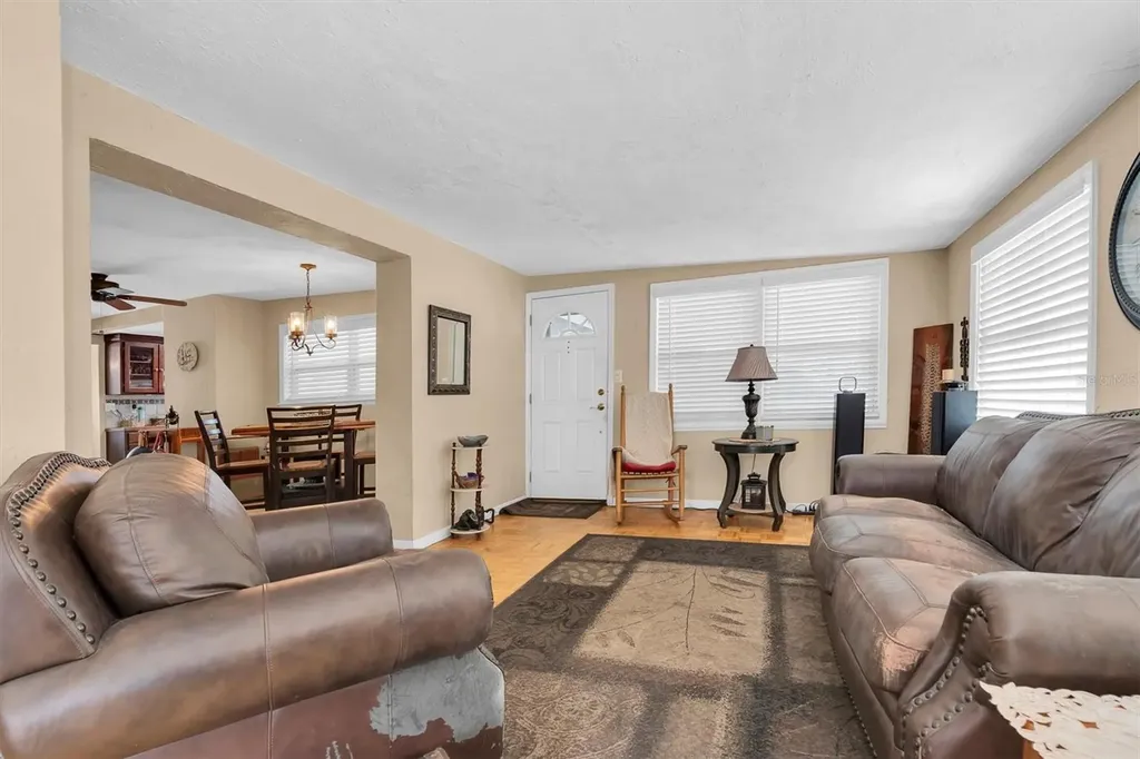 3227 48th Avenue N St Petersburg FL 33714