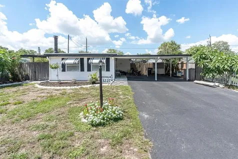 3227 48th Avenue N St Petersburg FL 33714