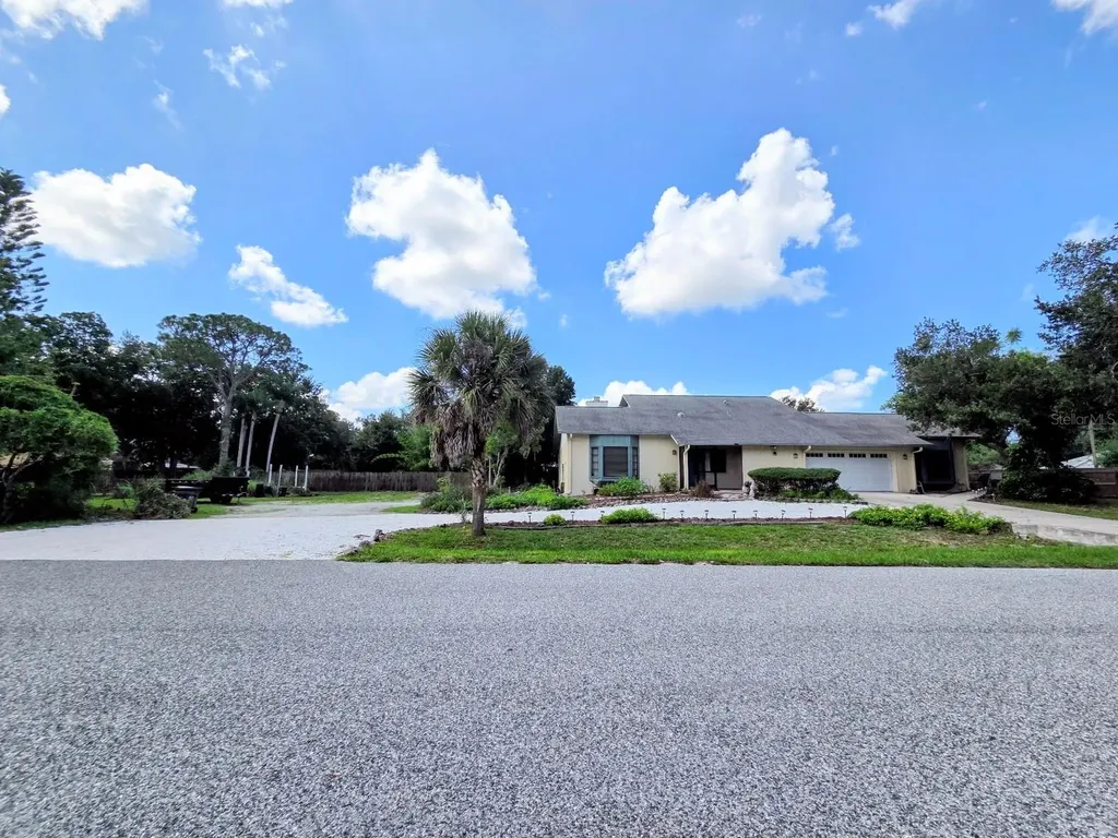 4841 Sunday Court Sarasota FL 34235