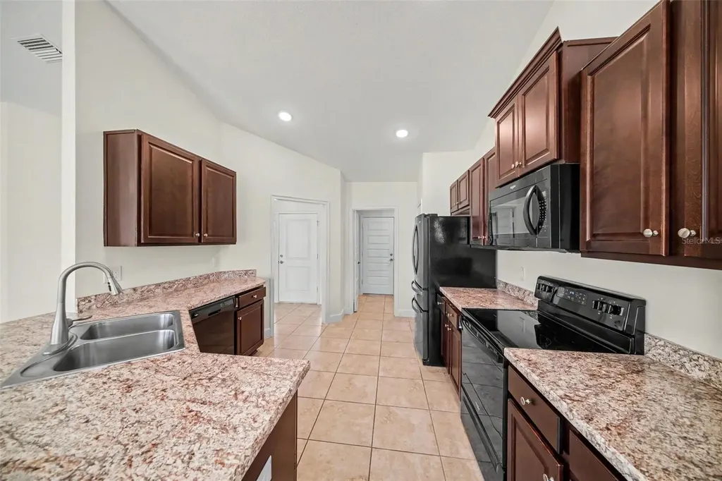 16253 Vine Cliff Avenue Hudson FL 34667