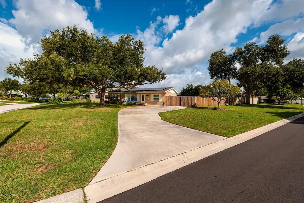 6801 29th Terrace N St Petersburg FL 33710