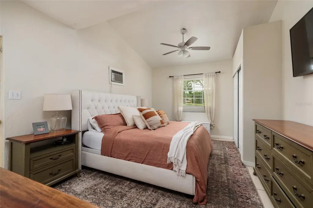 6801 29th Terrace N St Petersburg FL 33710