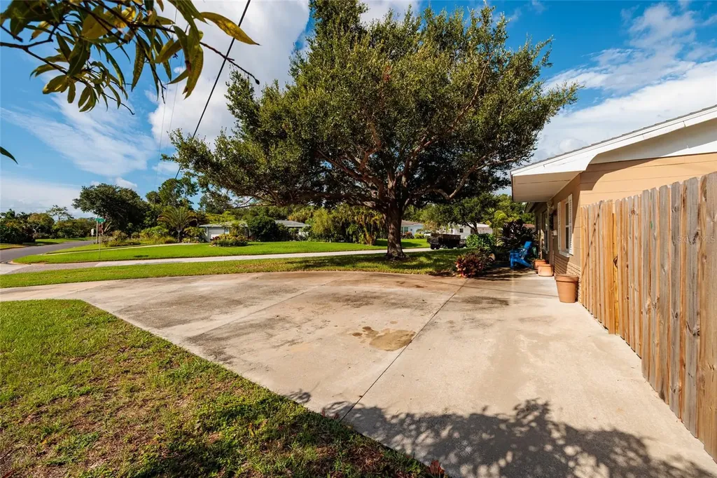 6801 29th Terrace N St Petersburg FL 33710