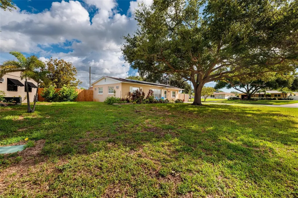 6801 29th Terrace N St Petersburg FL 33710