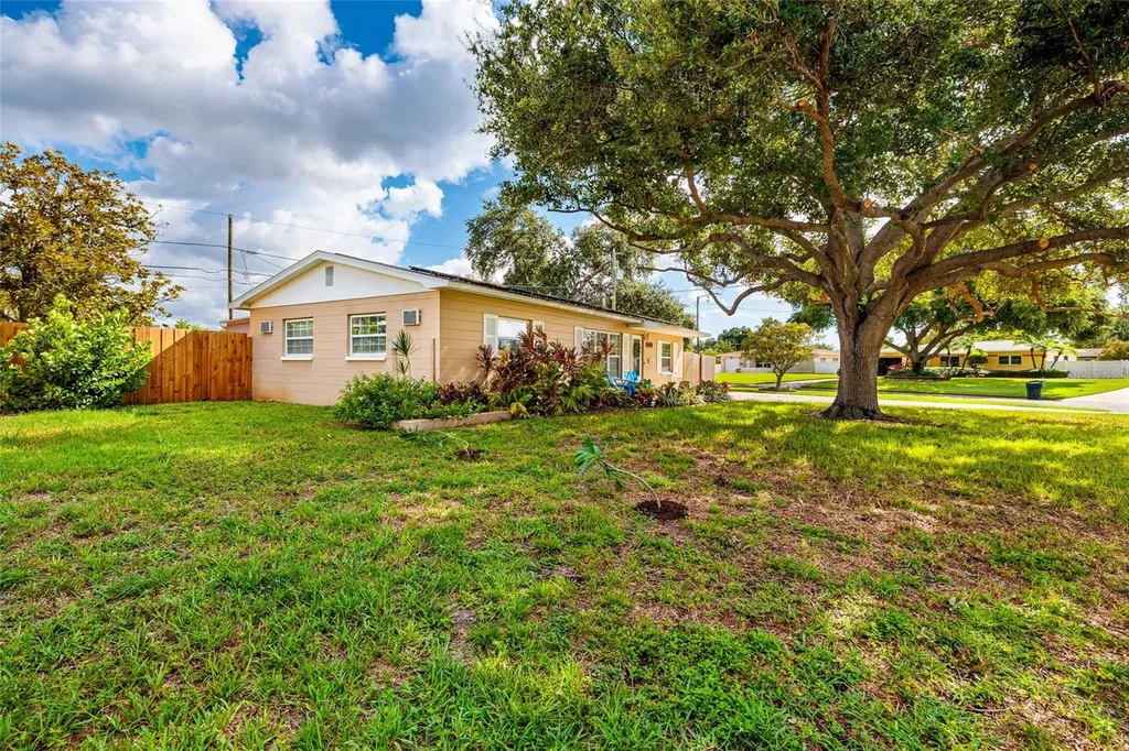6801 29th Terrace N St Petersburg FL 33710