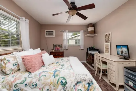 6801 29th Terrace N St Petersburg FL 33710