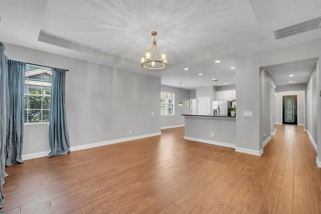 16013 Loneoak View Drive Lithia FL 33547