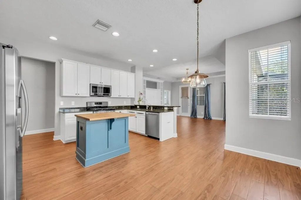 16013 Loneoak View Drive Lithia FL 33547