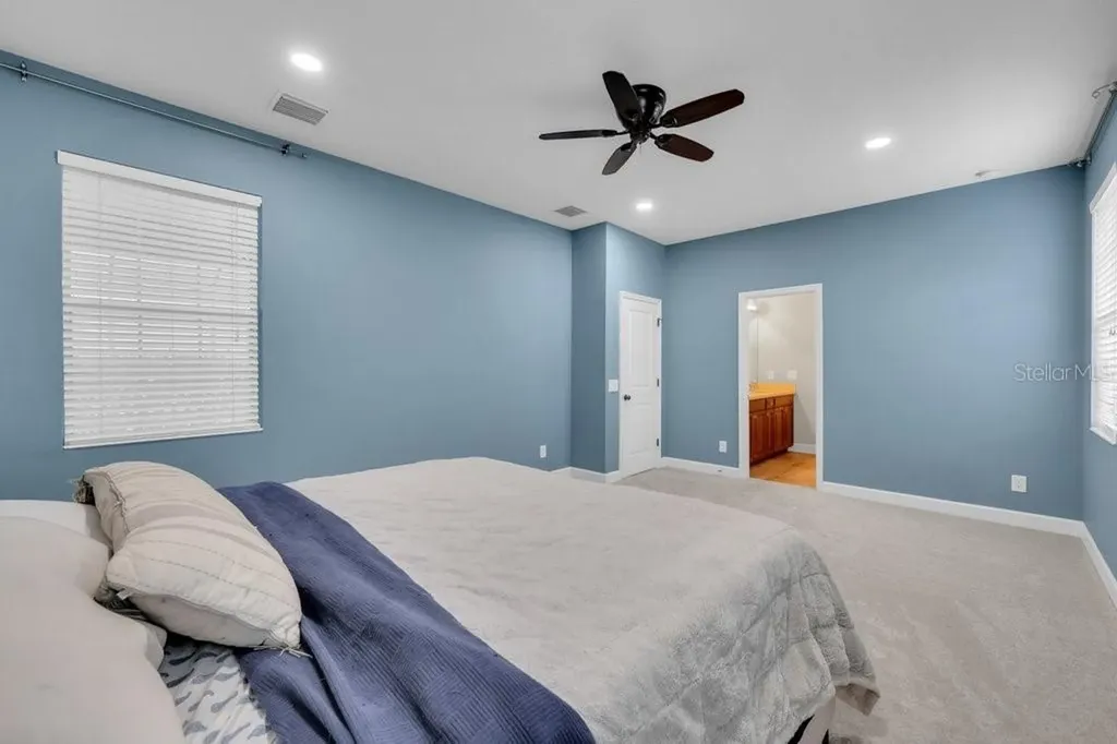 16013 Loneoak View Drive Lithia FL 33547