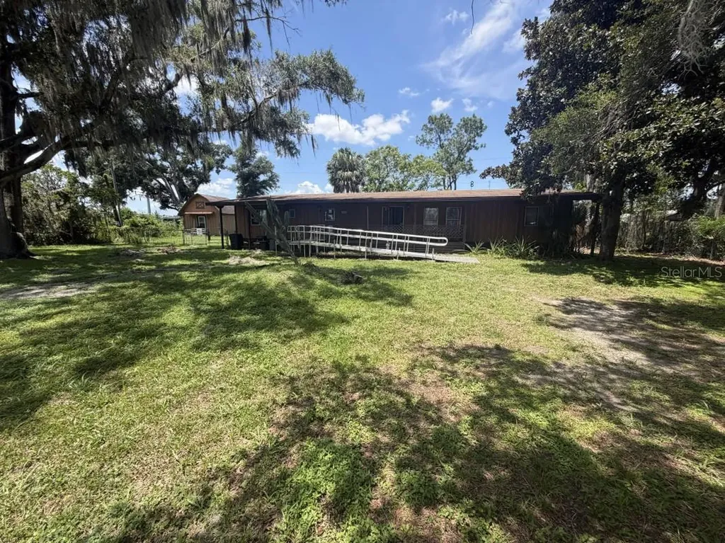 9818 Reylinda Avenue Thonotosassa FL 33592