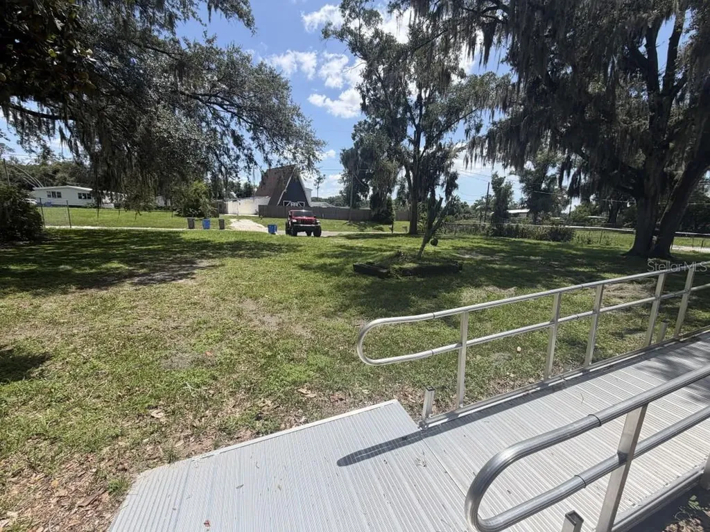 9818 Reylinda Avenue Thonotosassa FL 33592