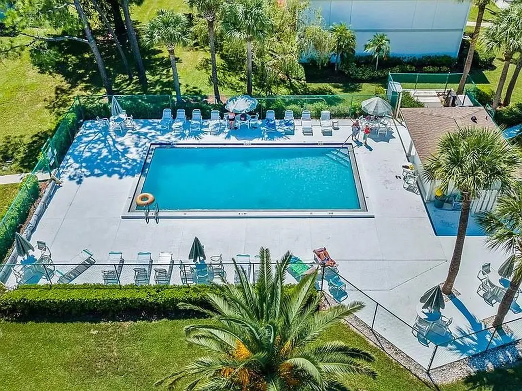 109 Meadow Lane Oldsmar FL 34677