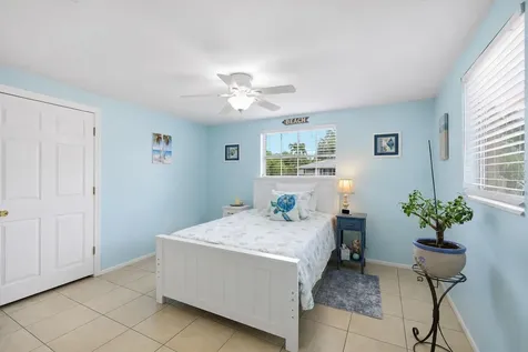 630 E Seminole Drive Venice FL 34293