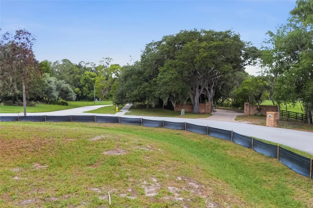 520 Austin Drive Tarpon Springs FL 34688